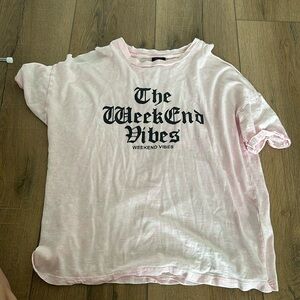 Forever 21 weekend vibes shirt size small pink